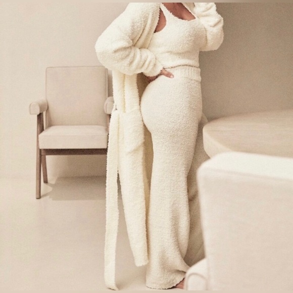 SKIMS Cozy Knit Set Size S/M Bone - Picture 3 of 9